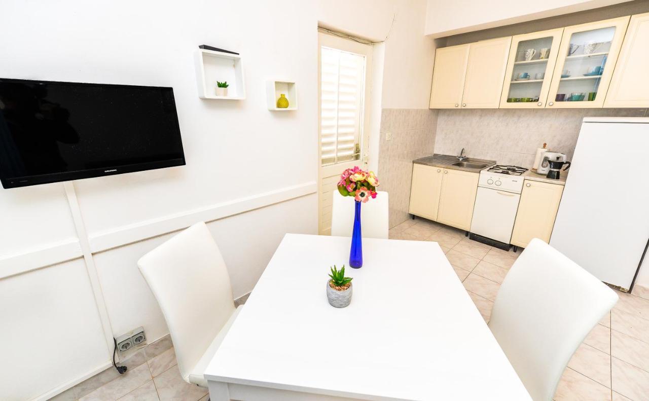 נובליה Apartments Ankica מראה חיצוני תמונה